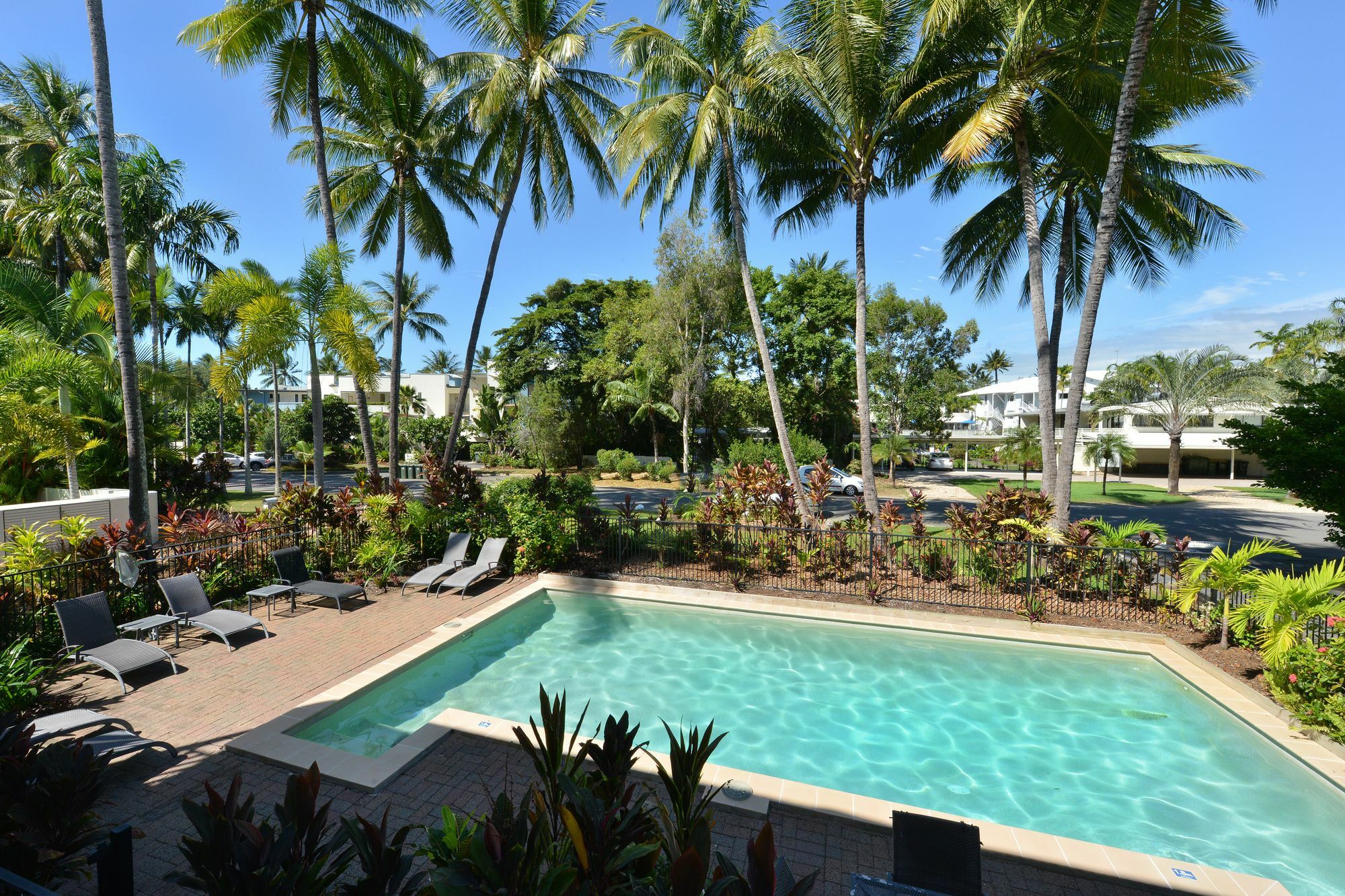 Seascape Holidays - Tropical Reef Apartments Port Douglas Exterior photo